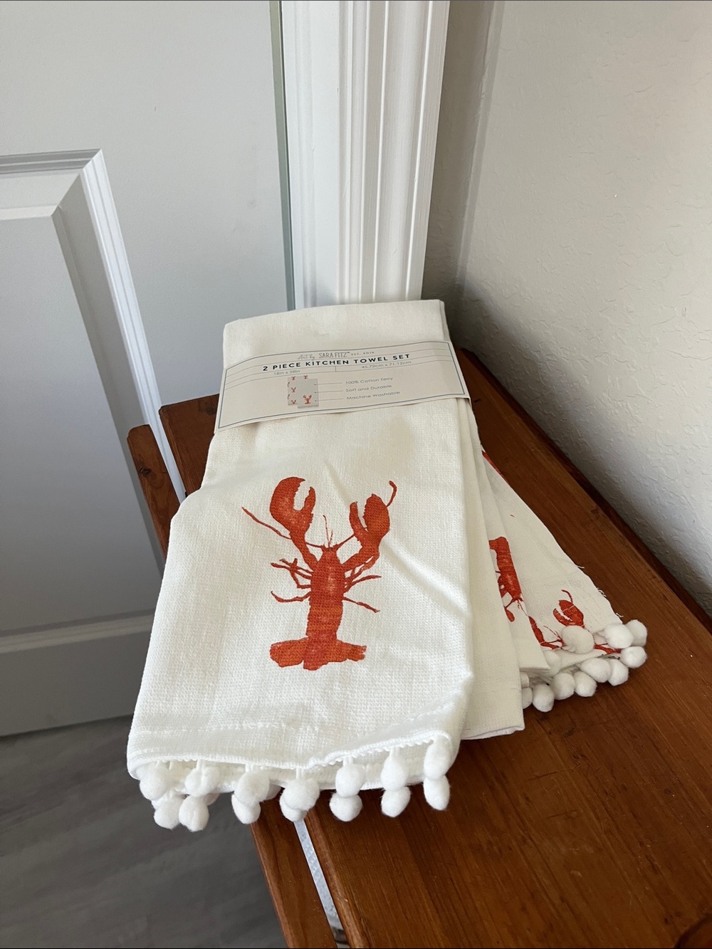 Sara Fitz Iconic New England Lobster Print Kitchen Towel Set Lobsters /Pom Poms